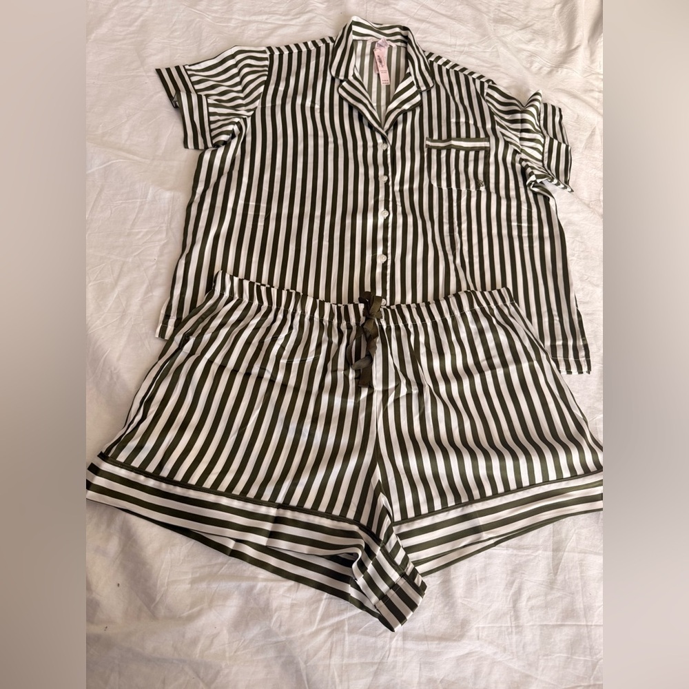 Victoria's Secret Olive and White Striped Pajama Short Set XXL NWT💋
